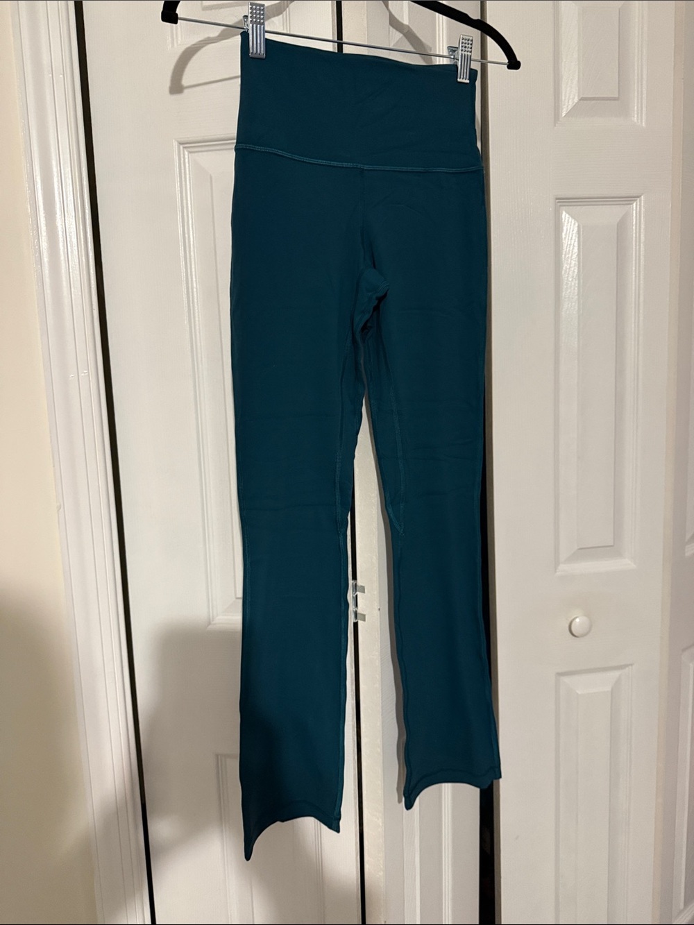Women’s lululemon Teal High-Waist bootcut Active Leggings